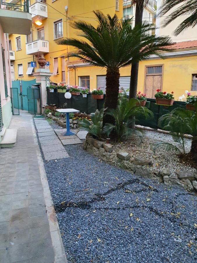 Villa Arcobaleno Rondo Garibaldi San Remo Buitenkant foto