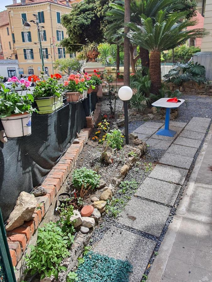 Villa Arcobaleno Rondo Garibaldi San Remo Buitenkant foto