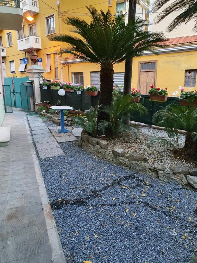 Villa Arcobaleno Rondo Garibaldi San Remo Buitenkant foto